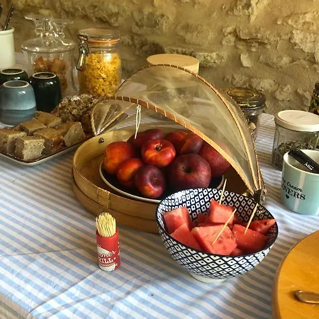 לינה וארוחת בוקר Mas D'aubrac 3*